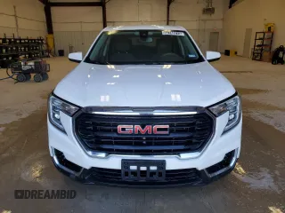 2022 GMC Terrain SLE with VIN 3GKALMEV5NL274672, listed as a Copart auction lot 52748315 with 104,547 mi miles and Clean Title. Bid and sale history available at carsss.com. Image 5.