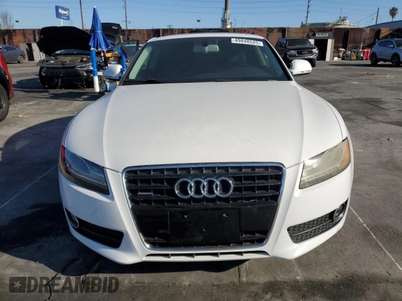 2009 Audi A5 z VIN WAUDK78T79A003887, wystawiony jako Copart lot #49848525 z przebiegiem 144 078 mil mil oraz Czysty tytuł • Clean title. Historia ofert i sprzedaży dostępna na DreamBid. Obrazek 5.