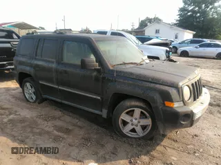 2010 Jeep Patriot Limited z VIN 1J4NF4GB0AD500540, wystawiony jako IAAI lot #42385537 z przebiegiem 208 494 mil mil oraz . Historia ofert i sprzedaży dostępna na DreamBid. Obrazek 1.