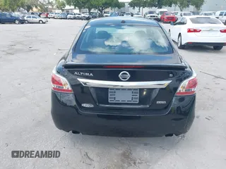 2015 Nissan Altima S z VIN 1N4AL3AP0FC499341, wystawiony jako IAAI lot #42322450 z przebiegiem 136 943 mil mil oraz . Historia ofert i sprzedaży dostępna na DreamBid. Obrazek 16.