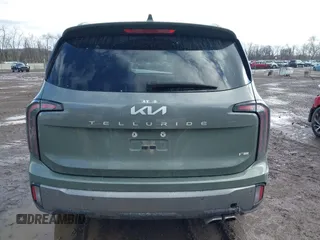 2023 Kia Telluride EX X-Line z VIN 5XYP3DGC8PG338845, wystawiony jako IAAI lot #41665367 z przebiegiem 63 595 mil mil oraz . Historia ofert i sprzedaży dostępna na DreamBid. Obrazek 17.