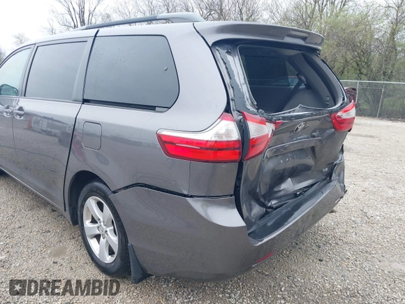 2017 Toyota Sienna LE Auto Access Seat with VIN 5TDKZ3DC6HS881378, listed as a IAAI auction lot 41932471 with 64,626 mi miles. Bid and sale history available at carsss.com. Image 20.