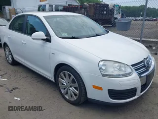 2010 Volkswagen Jetta Wolfsburg Edition с VIN 3VWRJ7AJ1AM152563, выставлен на аукционе IAAI как лот 42500824 с пробегом 165 125 миль миль и . История ставок и продаж доступна на DreamBid. Изображение 1.