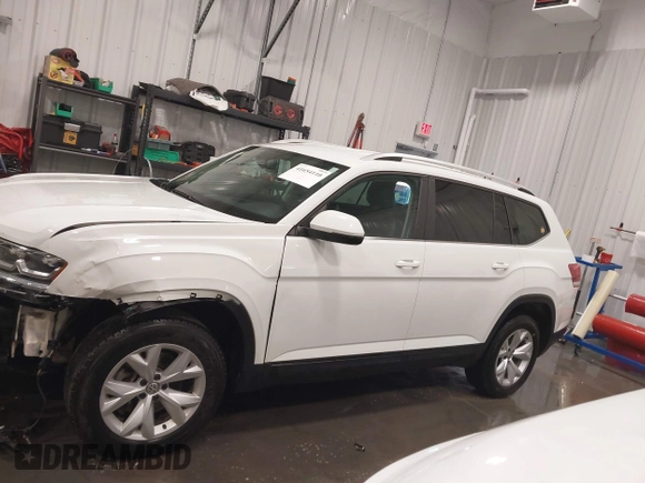 2018 Volkswagen Atlas SE with VIN 1V2KR2CA7JC574270, listed as a IAAI auction lot 41654110 with 104,440 mi miles and . Bid and sale history available at DreamBid. Image 15.