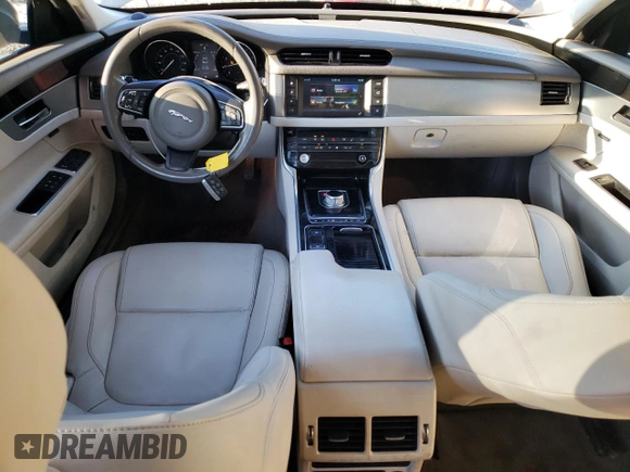 2016 Jaguar XF 35t Premium with VIN SAJBJ4BV0GCY20966, listed as a Copart auction lot 85103554 with 121,298 mi miles and Clean Title. Bid and sale history available at carsss.com. Image 8.