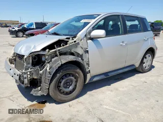 2005 Scion xA z VIN JTKKT624350111919, wystawiony jako Copart lot #54123035 z przebiegiem 193 735 mil mil oraz Szkody całkowita. Historia ofert i sprzedaży dostępna na DreamBid. Obrazek 1.