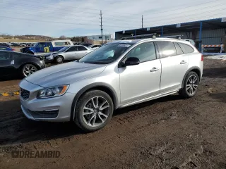 2017 Volvo V60 z VIN YV440MWK0H1024691, wystawiony jako Copart lot #83058854 z przebiegiem 26 966 mil mil oraz Szkoda całkowita • Salvage title. Historia ofert i sprzedaży dostępna na DreamBid. Obrazek 1.