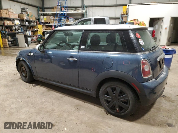 2010 MINI Hardtop z VIN WMWMF3C55ATZ67130, wystawiony jako Copart lot #51225575 z przebiegiem 200 279 mil mil oraz Szkoda całkowita • Salvage title. Historia ofert i sprzedaży dostępna na DreamBid. Obrazek 2.