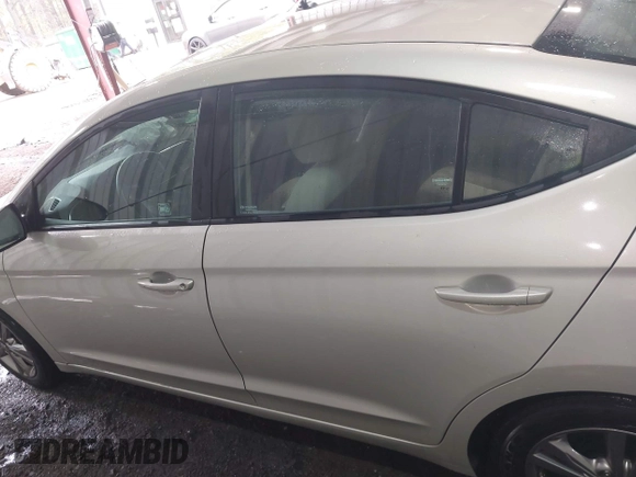 2018 Hyundai Elantra SEL z VIN KMHD84LF1JU499186, wystawiony jako IAAI lot #41950942 z przebiegiem 28 198 mil mil oraz . Historia ofert i sprzedaży dostępna na DreamBid. Obrazek 14.
