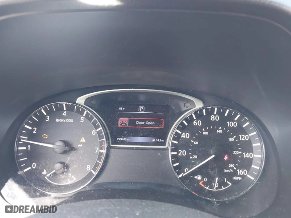 2016 Nissan Pathfinder S with VIN 5N1AR2MN5GC631410, listed as a IAAI auction lot 41851832 with 198,670 mi miles. Bid and sale history available at carsss.com. Image 7.