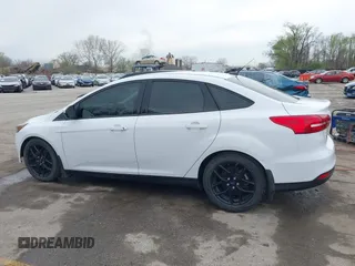 2016 Ford Focus SE with VIN 1FADP3F26GL262689, listed as a IAAI auction lot 41917883 with 178,371 mi miles. Bid and sale history available at carsss.com. Image 14.