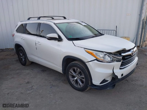 2014 Toyota Highlander XLE with VIN 5TDKKRFH9ES034849, listed as a IAAI auction lot 41792720 with 171,521 mi miles. Bid and sale history available at carsss.com. Image 1.