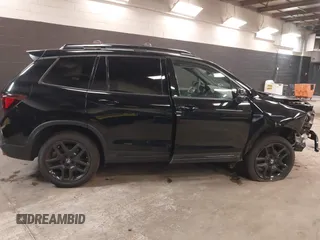 2024 Honda Passport Black Edition с VIN 5FNYF8H82RB002633, выставлен на аукционе IAAI как лот 42296310 с пробегом 12 991 миль миль и . История ставок и продаж доступна на DreamBid. Изображение 14.