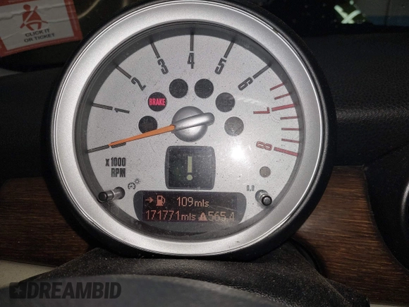 2008 MINI Hardtop with VIN WMWMF33508TU67872, listed as a IAAI auction lot 42235034 with 171,771 mi miles and . Bid and sale history available at DreamBid. Image 7.
