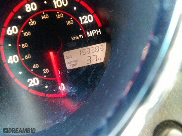 2006 Pontiac Vibe with VIN 5Y2SL65846Z433536, listed as a IAAI auction lot 41370110 with 193,383 mi miles. Bid and sale history available at carsss.com. Image 7.