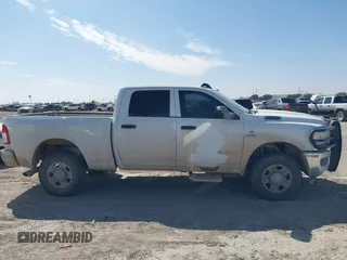 2022 Ram 2500 Tradesman с VIN 3C6UR5CL1NG322828, выставлен на аукционе IAAI как лот 41558823 с пробегом 142 287 миль миль и . История ставок и продаж доступна на DreamBid. Изображение 13.