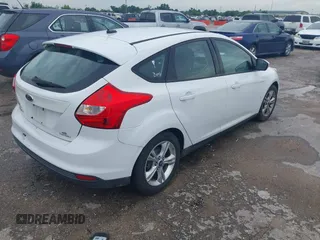 2014 Ford Focus SE z VIN 1FADP3K2XEL170956, wystawiony jako IAAI lot #42480166 z przebiegiem 237 977 mil mil oraz . Historia ofert i sprzedaży dostępna na DreamBid. Obrazek 4.