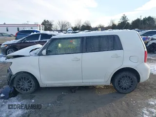 2009 Scion xB with VIN JTLKE50E491066453, listed as a IAAI auction lot 41280616 with 121,822 mi miles. Bid and sale history available at carsss.com. Image 15.