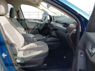 2020 Ford Escape SE z VIN 1FMCU9G68LUC31480, wystawiony jako IAAI lot #41780930 z przebiegiem 45 494 mil mil oraz . Historia ofert i sprzedaży dostępna na DreamBid. Obrazek 5.