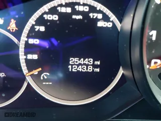 2018 Porsche Panamera 4S with VIN WP0AB2A73JL135379, listed as a Copart auction lot 49019382 with 25,443 mi miles. Bid and sale history available at carsss.com. Image 8.
