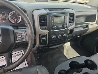 2019 Ram 1500 Classic Tradesman with VIN 3C6JR6DG9KG601885, listed as a IAAI auction lot 41981997 with 51,987 mi miles. Bid and sale history available at carsss.com. Image 1.