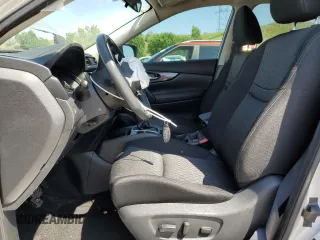 2017 Nissan Rogue SV with VIN KNMAT2MV4HP588324, listed as a Copart auction lot 61448755 with 43,596 mi miles and Salvage title. Bid and sale history available at DreamBid. Image 7.