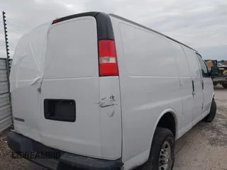 2018 Chevrolet Express Cargo Van with VIN 1GCWGAFP0J1275427, listed as a IAAI auction lot 41463949 with 1 mi miles. Bid and sale history available at carsss.com. Image 4.
