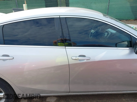 2019 Chevrolet Malibu LS z VIN 1G1ZB5ST5KF199366, wystawiony jako IAAI lot #42255652 z przebiegiem 83 151 mil mil oraz . Historia ofert i sprzedaży dostępna na DreamBid. Obrazek 13.
