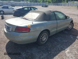 2005 Chrysler Sebring Touring z VIN 1C3EL55R25N567343, wystawiony jako IAAI lot #42447317 z przebiegiem Nie podano mil oraz . Historia ofert i sprzedaży dostępna na DreamBid. Obrazek 4.