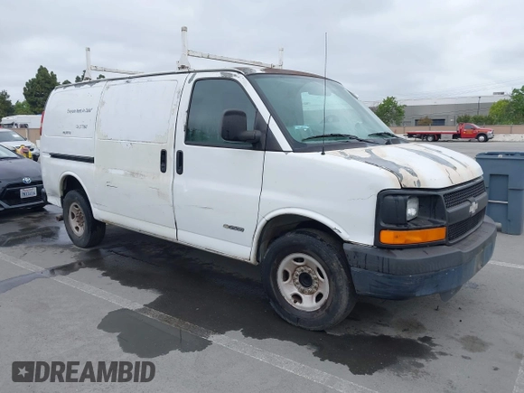 2005 Chevrolet Express Cargo Van with VIN 1GCGG25V451259439, listed as a IAAI auction lot 42117659 with 109,763 mi miles. Bid and sale history available at carsss.com. Image 1.