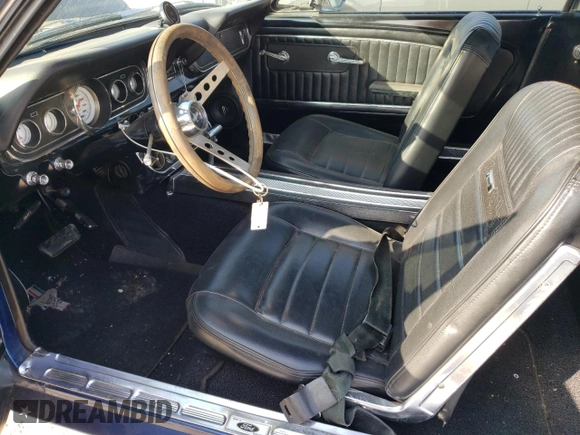1965 Ford Mustang z VIN 5F07T661135, wystawiony jako Copart lot #44177515 z przebiegiem 2 330 mil mil oraz Szkoda całkowita • Salvage title. Historia ofert i sprzedaży dostępna na DreamBid. Obrazek 7.