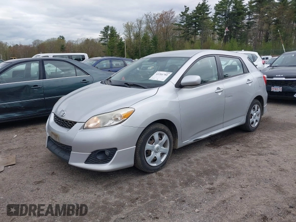 2010 Toyota Matrix z VIN 2T1KU4EE3AC274566, wystawiony jako IAAI lot #42201701 z przebiegiem 107 108 mil mil oraz . Historia ofert i sprzedaży dostępna na DreamBid. Obrazek 2.