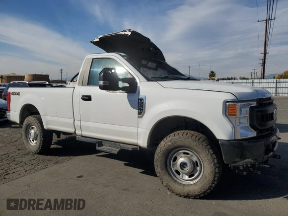 2020 Ford Super Duty F-250 SRW XL with VIN 1FDBF2B68LED97982, listed as a Copart auction lot 41176004 with 32,028 mi miles and Salvage Title. Bid and sale history available at carsss.com. Image 4.
