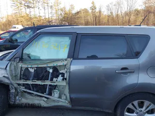 2016 Kia Soul + with VIN KNDJP3A55G7327099, listed as a IAAI auction lot 41703217 with 116,010 mi miles. Bid and sale history available at carsss.com. Image 14.