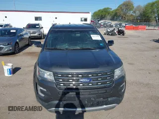 2017 Ford Explorer XLT z VIN 1FM5K8D89HGA43961, wystawiony jako IAAI lot #42174785 z przebiegiem 104 435 mil mil oraz . Historia ofert i sprzedaży dostępna na DreamBid. Obrazek 6.