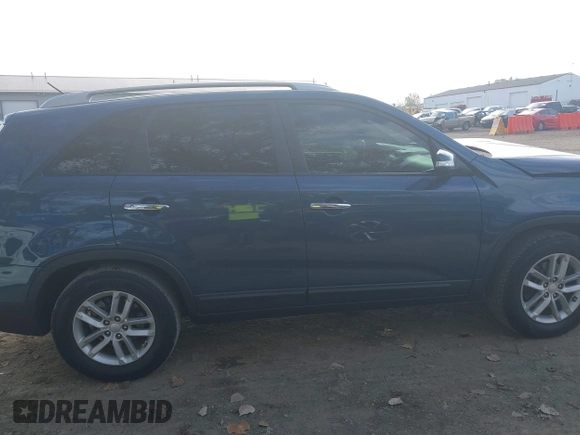 2014 Kia Sorento LX with VIN 5XYKT4A6XEG510139, listed as a IAAI auction lot 40438670 with 155,854 mi miles. Bid and sale history available at carsss.com. Image 13.