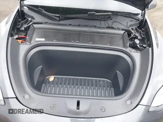 2024 Tesla Model Y Long Range z VIN 7SAYGDEE1RA323921, wystawiony jako IAAI lot #42027195 z przebiegiem 13 774 mil mil oraz . Historia ofert i sprzedaży dostępna na DreamBid. Obrazek 10.