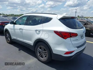 2017 Hyundai Santa Fe 2.4L z VIN 5NMZU3LB9HH034850, wystawiony jako IAAI lot #42342054 z przebiegiem 192 154 mil mil oraz . Historia ofert i sprzedaży dostępna na DreamBid. Obrazek 3.