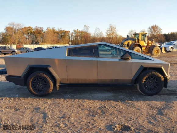 2024 Tesla Cybertruck with VIN 7G2CEHED7RA015449, listed as a IAAI auction lot 40761545 with 9,329 mi miles. Bid and sale history available at carsss.com. Image 13.