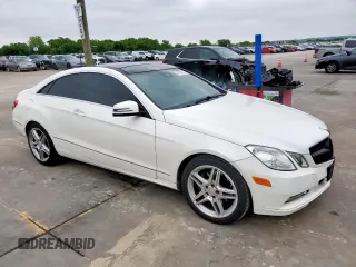 2013 Mercedes-Benz E-Class E 350 with VIN WDDKJ5KB7DF204417, listed as a Copart auction lot 54759035 with 97,324 mi miles and Clean Title. Bid and sale history available at carsss.com. Image 4.