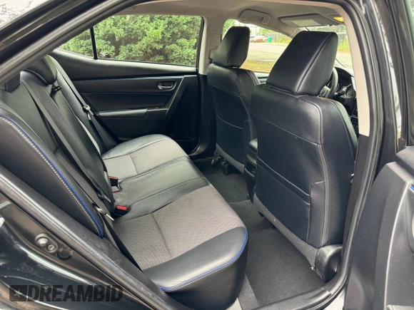 2018 Chrysler 300 S z VIN 2C3CCABG5JH313938, wystawiony jako Copart lot #60175405 z przebiegiem 122 155 mil mil oraz Szkoda całkowita • Salvage title. Historia ofert i sprzedaży dostępna na DreamBid. Obrazek 6.