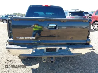 2006 Chevrolet Silverado 1500 LT1 with VIN 2GCEK13T761105028, listed as a IAAI auction lot 41541117 with 356,517 mi miles. Bid and sale history available at carsss.com. Image 19.