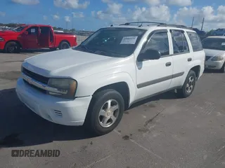 2005 Chevrolet TrailBlazer LT with VIN 1GNDT13S052380505, listed as a IAAI auction lot 40809454 with 139,395 mi miles and . Bid and sale history available at DreamBid. Image 2.