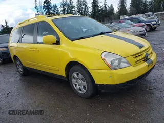 2008 Kia Sedona LX with VIN KNDMB233986206827, listed as a IAAI auction lot 41494022 with 365,699 mi miles. Bid and sale history available at carsss.com. Image 1.