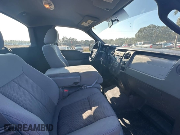 2013 Ford F-150 XL with VIN 1FTMF1CM7DFE09796, listed as a Copart auction lot 88993205 with 67,872 mi miles and Clean title. Bid and sale history available at DreamBid. Image 6.