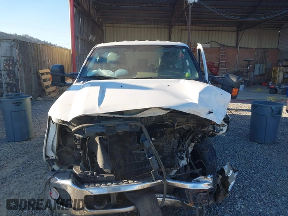 2015 Ford Super Duty F-250 SRW Lariat with VIN 1FT7W2B68FEA26013, listed as a IAAI auction lot 41528281 with 166,947 mi miles. Bid and sale history available at carsss.com. Image 12.
