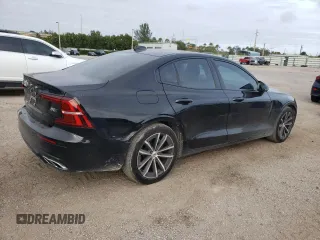 2022 Volvo S60 Momentum with VIN 7JRL12TZ3NG154279, listed as a Copart auction lot 39225984 with 31,408 mi miles. Bid and sale history available at carsss.com. Image 3.