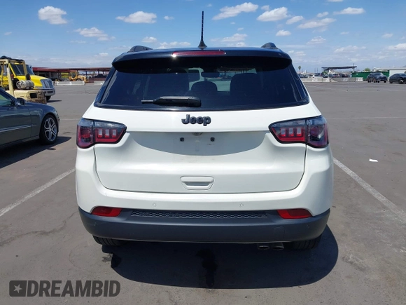 2021 Jeep Compass Latitude z VIN 3C4NJCBBXMT603940, wystawiony jako IAAI lot #42079547 z przebiegiem 70 076 mil mil oraz . Historia ofert i sprzedaży dostępna na DreamBid. Obrazek 16.