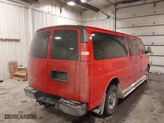 2013 Chevrolet Express Passenger 1LT with VIN 1GAZG1FA2D1178476, listed as a IAAI auction lot 41572423 with 188,369 mi miles. Bid and sale history available at carsss.com. Image 17.
