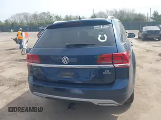 2018 Volkswagen Atlas SE with VIN 1V2KR2CA8JC575136, listed as a IAAI auction lot 42145011 with 139,107 mi miles and . Bid and sale history available at DreamBid. Image 16.